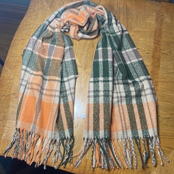 NWT FALLS CREEK SCARF - Picture 11 of 13